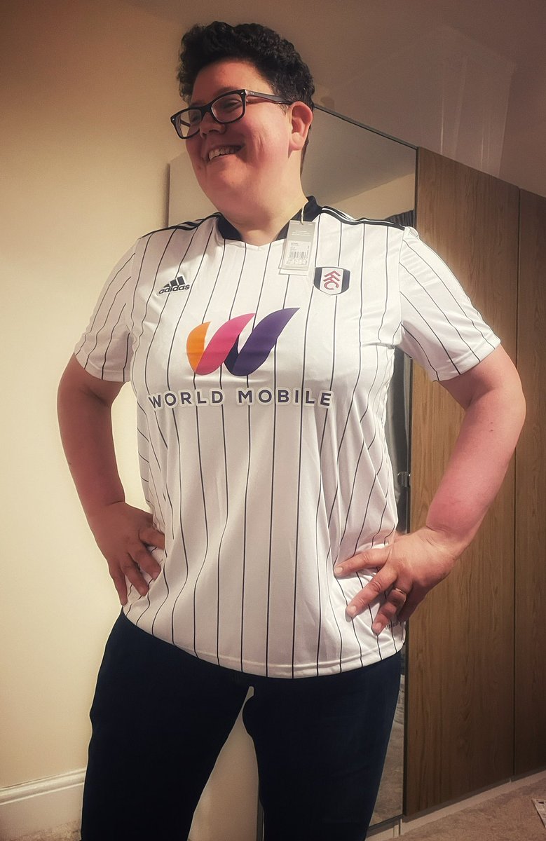 LeeLeeAlice's tweet photo. @WorldMobileTeam @FulhamFC Well done Fulham and World Mobile on a great season and promotion. COYW! https://t.co/doGT9rW5gl