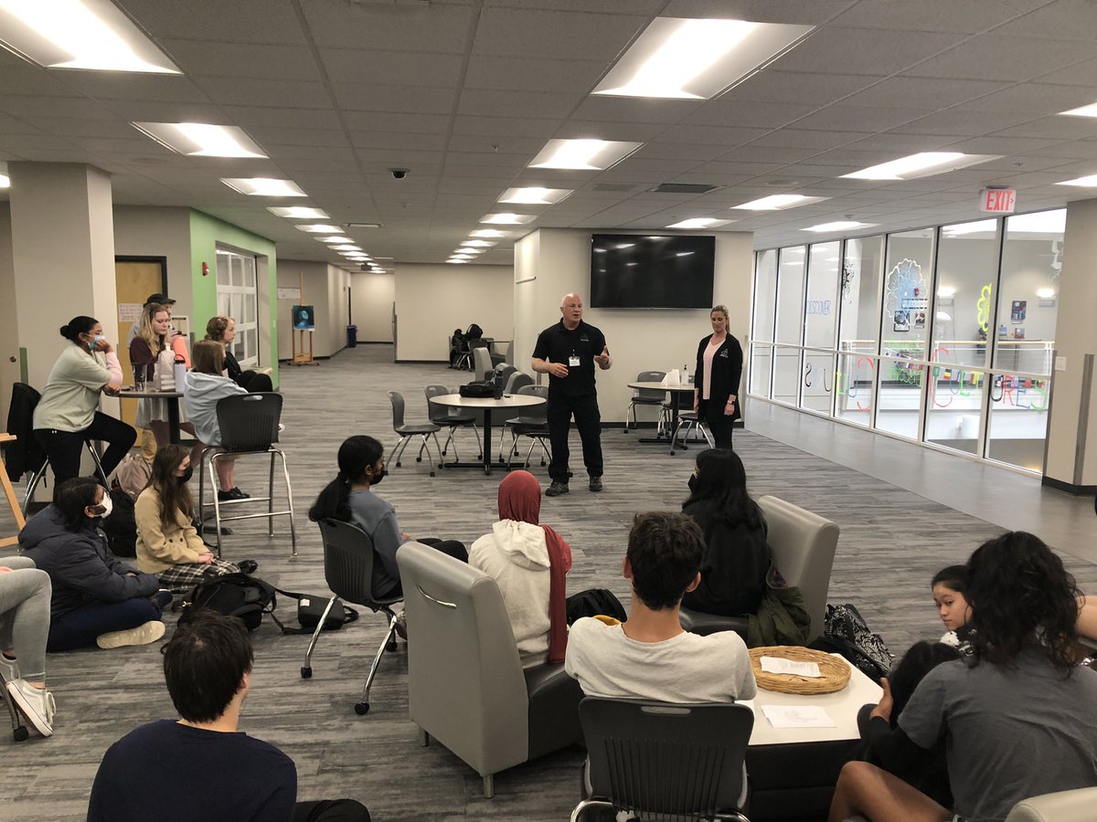 Dublin_IB_CAS's tweet photo. Thx so Amanda Spring and  Chuck Collier for leading a self-defense session @DCSEmerald with @DublinIB and @Dublin_IB_CAS !! https://t.co/plUKLIs0X0