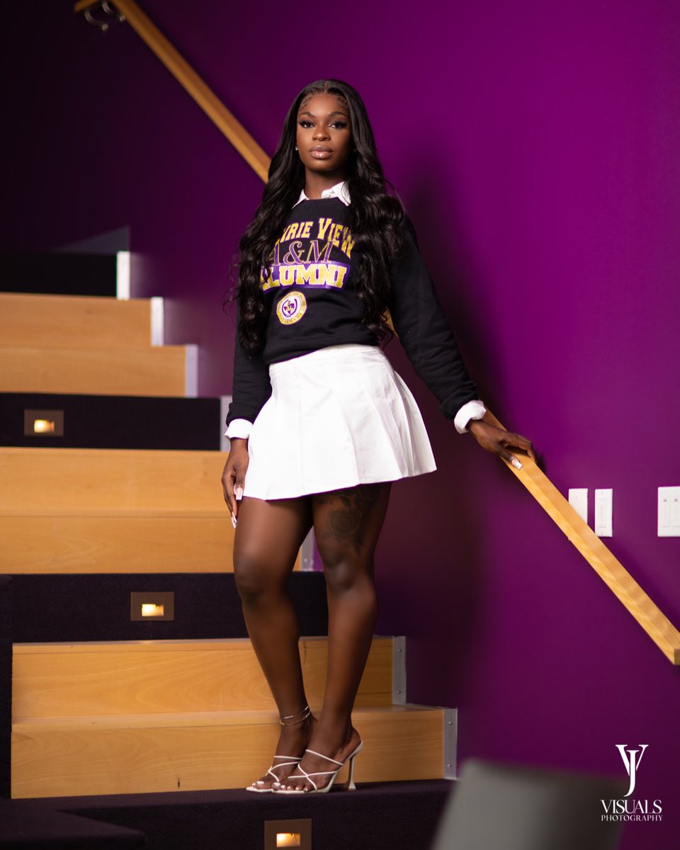 jvsimm's tweet photo. Barbie Grad ๐ฉ๐ฝโ๐๐
โข
Be sure to secure your spot for the PVAMU senior sale! ๐
โข
๐ธ: @jvsimm
โข
LIKE, COMMENT, SHARE! ๐ฌ
#pvamu #pvamugrad #pvamugradswag #pvamu22 #pvamu23 #graduation #senior https://t.co/tqW2VmmCBO