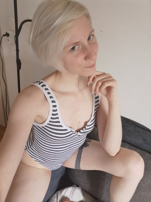 En live sur chaturbate! avec de nouveaux jouets &agrave; tester! venez vite :D #tds #live #camgirl https://t<a href="/tag/live"class="tags"><span>#live</span></a><a href="/tag/tds"class="tags"><span>#tds</span></a><a href="/tag/camgirl"class="tags"><span>#camgirl</span></a>