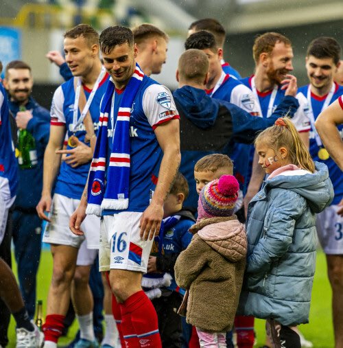 Matthew Clarke (@clarkey_52) on Twitter photo Now the dust has settled and a heavy few days are over πΊπ€£. Thank you everyone for the messages and texts from the weekend! Delighted to win my 5th league title with <a href="/OfficialBlues/">Linfield FC</a> and to make it 4 in a row ππ΄βͺοΈπ΅ Now the dust has settled and a heavy few days are over πΊπ€£. Thank you everyone for the messages and texts from the weekend! Delighted to win my 5th league title with <a href="/OfficialBlues/">Linfield FC</a> and to make it 4 in a row ππ΄βͺοΈπ΅
