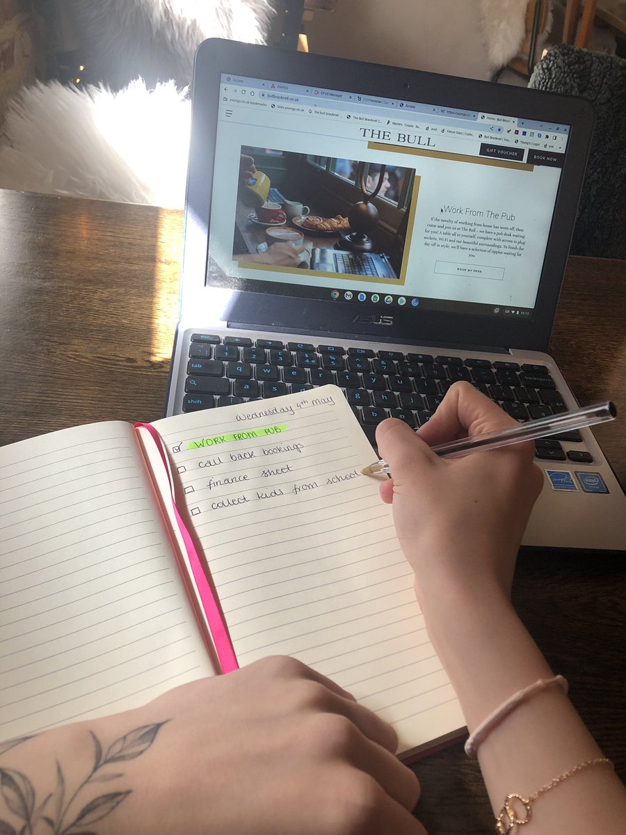 Bull_Bracknell1's tweet image. Working from the pub today, what about you?🙂

#bullbracknell #work #workfrompub #job #lexiconbracknell