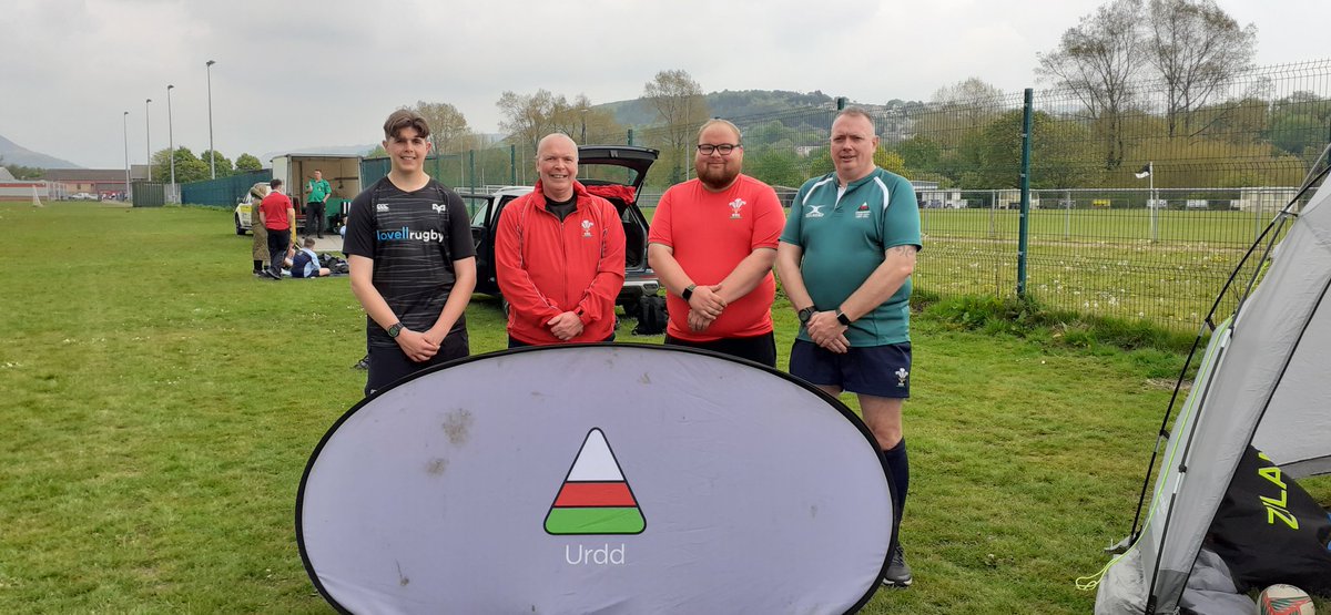 Chwaraeon's tweet photo. DIOLCH enfawr ir dyfarnwyr wnaeth helpu allan yn ein cystadleuaeth Rygbi Gorllewin Morgannwg ddoe  ac yn  Myddrin heddiw  👏👍 

@CwmtaweSchool @CwmtawePE @Ysgol_Strade @WRU_Scarlets @WRU_Community @chwaraeonyrurdd https://t.co/PbZbaiFZU3