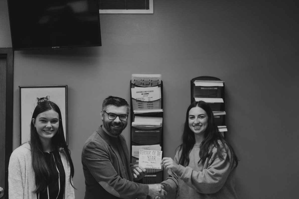 KHSPawPrint's tweet photo. Runner up for teacher of the year was tied between Miss Mitchell and Miss Doss. The honorable mentions were Miss Bane and Mr. Kennedy. Congratulations! https://t.co/VrstprzzGJ