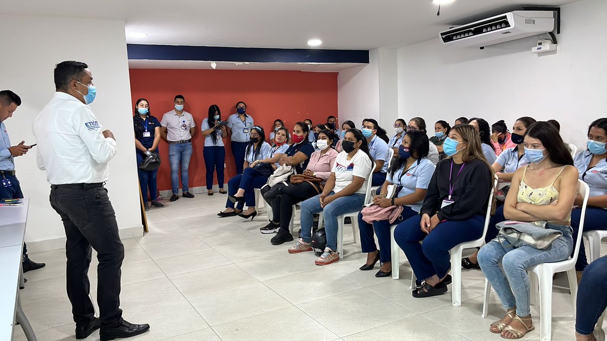 Colpensiones's tweet photo. #Regiones | El equipo de la gerencia de Redes e Incentivos de la vicepresidencia BEPS de Colpensiones y la #RegionalSur, presentó en Neiva a las asesoras comerciales de nuestro aliado de recaudo #SuChance Huila, el plan de estímulos que incluye el programa #PisoDeProtecciónSocial https://t.co/iRf2GTMuTp