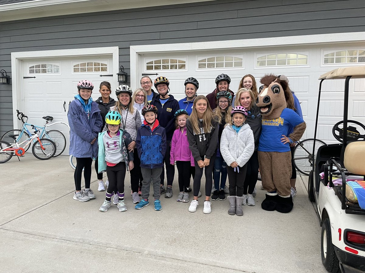 kbcrites's tweet photo. It was Bike to Work/School Day! Thank you to the Bargersville Fire Department for keeping us safe. 🚲 #ShortCountryRide #BikeToWorkFCS #RamblersBike @myfcs @fcssuper2011 @Jennifer_Smallj @CaraBaker22 https://t.co/98QiQ8QDwD