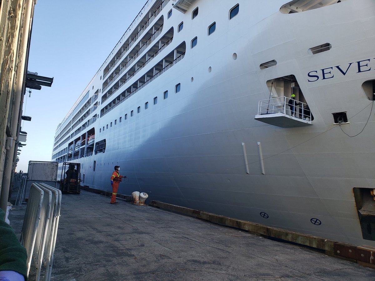 GuruTheZeke's tweet photo. First you didnt see er, now you do!!! #Maritime #Starboard #SFport #Firstline https://t.co/kSs2wHAMp9