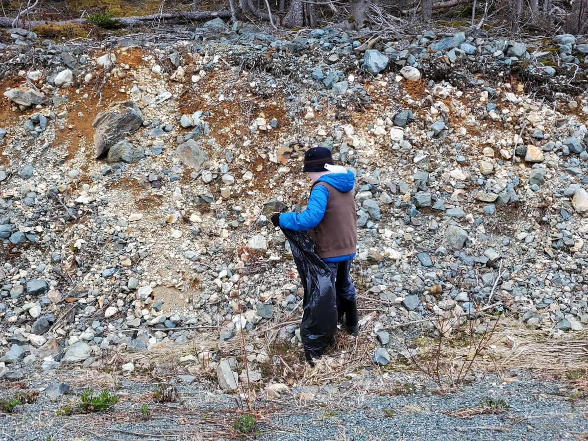 barryrflynn's tweet photo. Here is the 1st Portugal Cove Beavers Colony working hard to keep the Town of Portugal Cove - St. Philip's clean!  Great work everyone!  @1stPCScouts @PCSPnl https://t.co/1AI2Z1OyBT