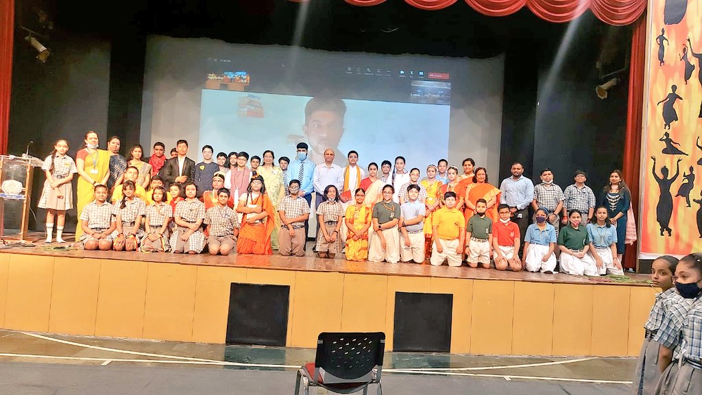 🌺कालीदासो जने जेन
कंठे कंठे संस्कृतम्।🌺
संस्कृत एवं जर्मन भाषिक विद्यार्थियों द्वारा साहित्यिक सप्ताह में सुंदर प्रस्तुति।
<a href="/ashokkp/">Ashok Pandey</a> <a href="/y_sanjay/">Sanjay Yadav</a> <a href="/pntduggal/">PUNEET DUGGAL</a> <a href="/sunita_rajiv/">Sunita Rajiv</a> <a href="/DrNirupama1/">Dr.Nirupama</a> <a href="/VirottamaChopra/">Virottama Chopra</a> <a href="/BinnyRawal/">Binny Rawal Nijhawan</a> <a href="/VENKATESHARYA7/">VENKATESH ARYA</a> <a href="/Renu14dat/">Renu</a> <a href="/TarannumBhasin/">Tarannum Bhasin</a> <a href="/namita6471/">Namita Bhagat</a> <a href="/BahlNamrata/">Namrata Bahl</a>