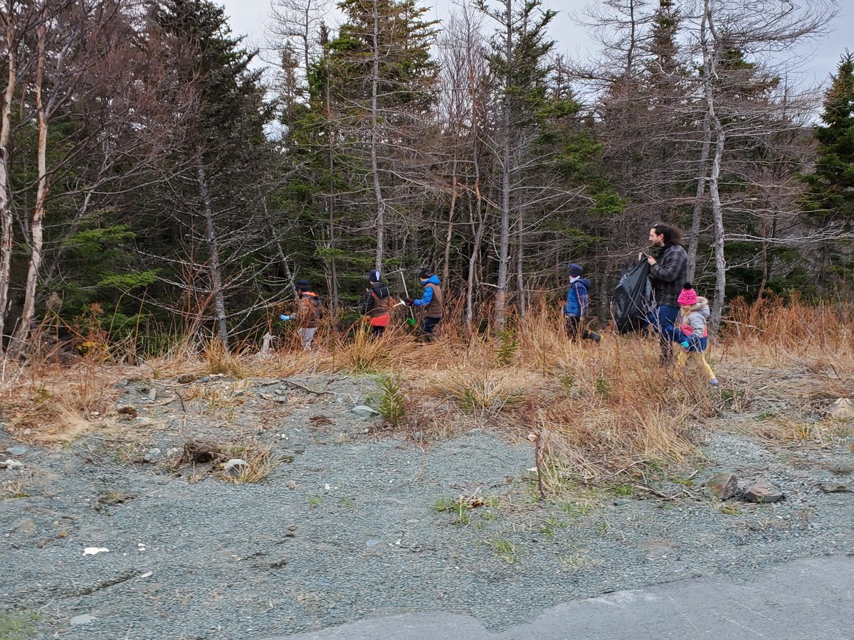 barryrflynn's tweet photo. Here is the 1st Portugal Cove Beavers Colony working hard to keep the Town of Portugal Cove - St. Philip's clean!  Great work everyone!  @1stPCScouts @PCSPnl https://t.co/1AI2Z1OyBT