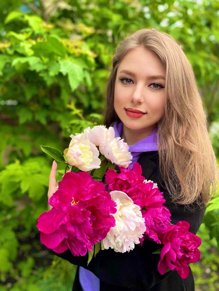 jenny021987's tweet photo. If you look the right way, you can see that the whole world is a garden
#loveflowers 🌸🌹 https://t.co/49Z0Sh47ux