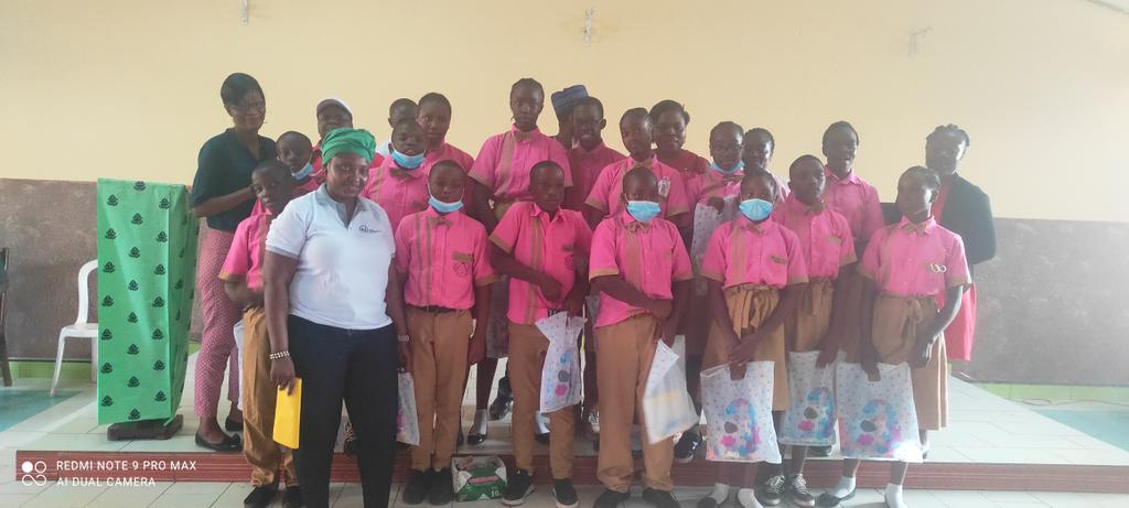 AgbetsiCameroon's tweet photo. Sensibilisation sur l'éducation inclusive./// Awareness Campaign on Inclusive Education
Cadeaux offert par l'association Agbetsi Cameroun
College le berceaux des Anges! 
#EducationInclusive
#Autisme
#Autismspeaks
#handicapees
#Agbetsi https://t.co/DieIGB3P8u