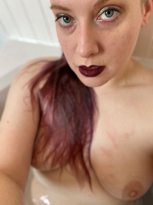 ScarletFreaky’s pics and videos