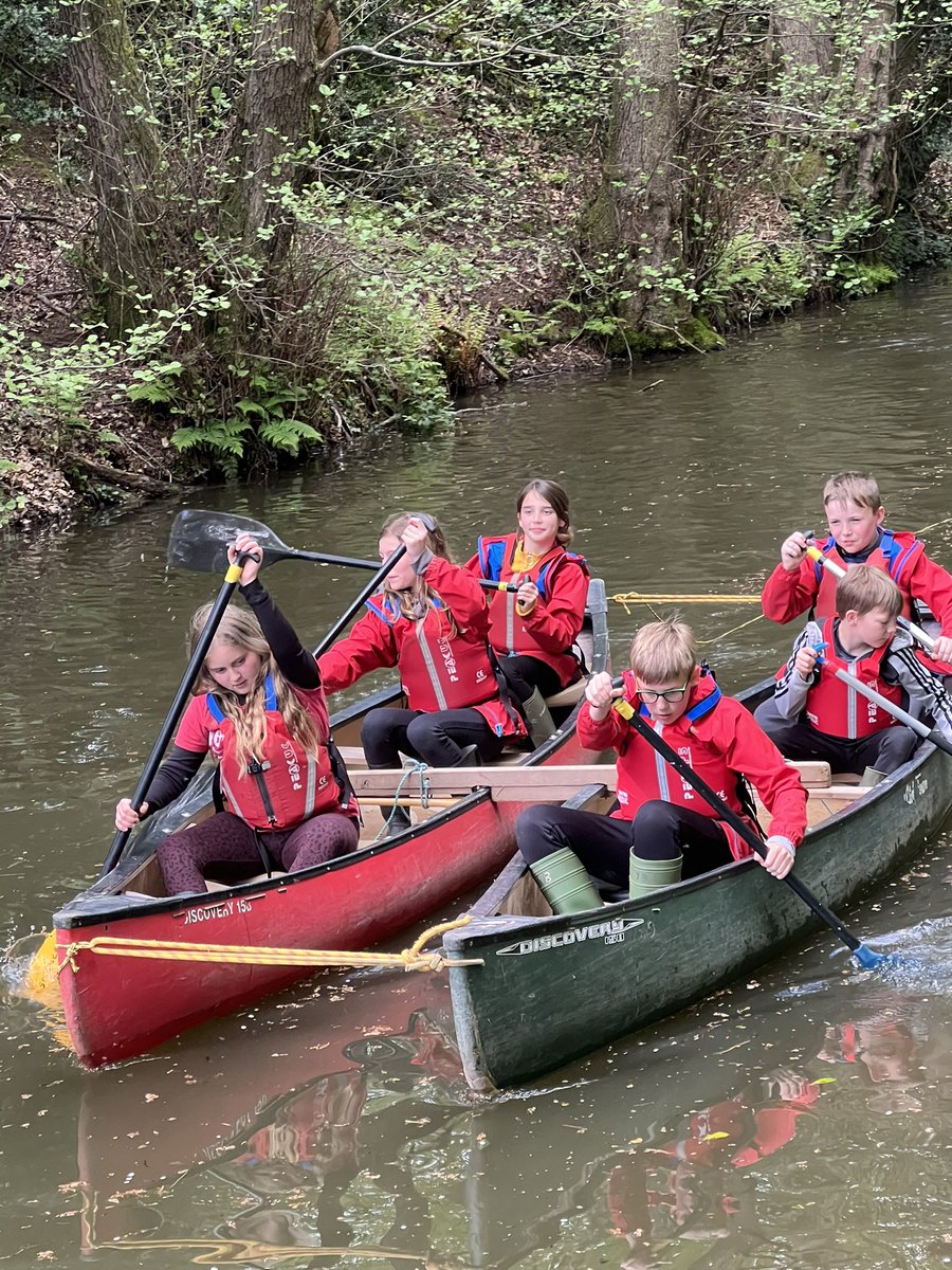 cwp_glaslyn's tweet photo. Canoe time hilarity! @cwprimary @cwp_afan @cwp_amman https://t.co/a4q2Z2Fqor