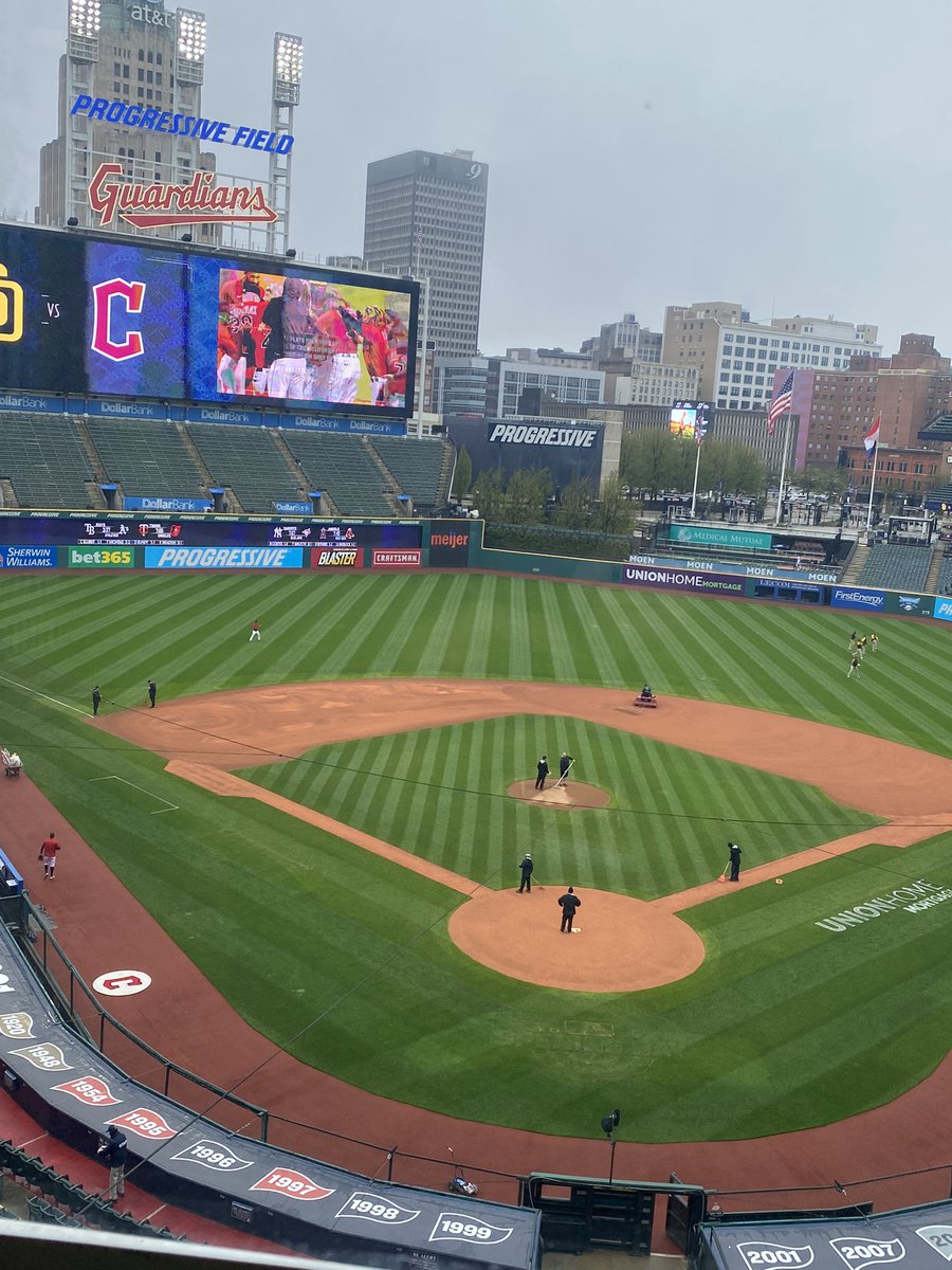 MunchCleveland's tweet photo. Booth 1 at the yard aka βMunchβs @wtam1100 Officeβ and #PartyBooth after a W! https://t.co/KWRohefQ6d