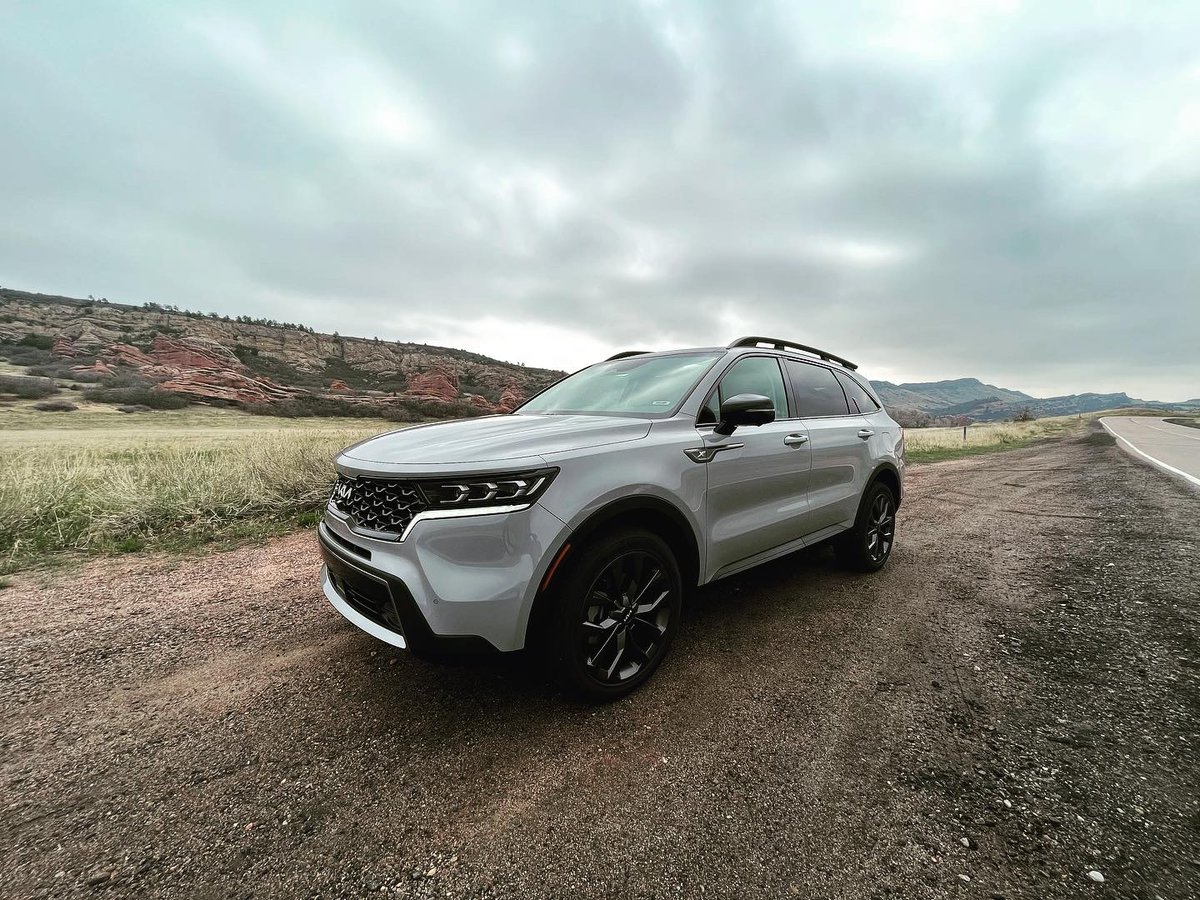 JoeSantos703's tweet photo. Driving the 2022 #Kia #Sorento this week. It's hard to beat its value considering the amount of comfort and luxury that it has. https://t.co/nCT1xKZNvd