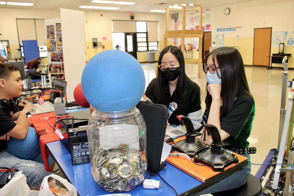 📣 Tech Night featured a live Esports Competition &amp; Robotics Display!

<a href="/HTSD_Steinert/">Steinert Hamilton High School East</a> <a href="/HTSD_West/">Hamilton High West -The Hornet Buzz 🐝</a> <a href="/HTSD_Nottingham/">Nottingham High School</a> 

Congratulations to our Esports winners &amp; thank you to our sponsors for the awesome prizes! 💻

<a href="/ScottRRocco/">Scott Rocco, Ed.D.</a> <a href="/HTSD_Tech/">HTSD Technology Department</a> <a href="/oboylejf/">Jim O'Boyle</a> <a href="/LauraGeltch/">Laura Geltch</a> <a href="/HTSDCurriculum/">Hamilton Twp. C&I</a> 
#HTSD