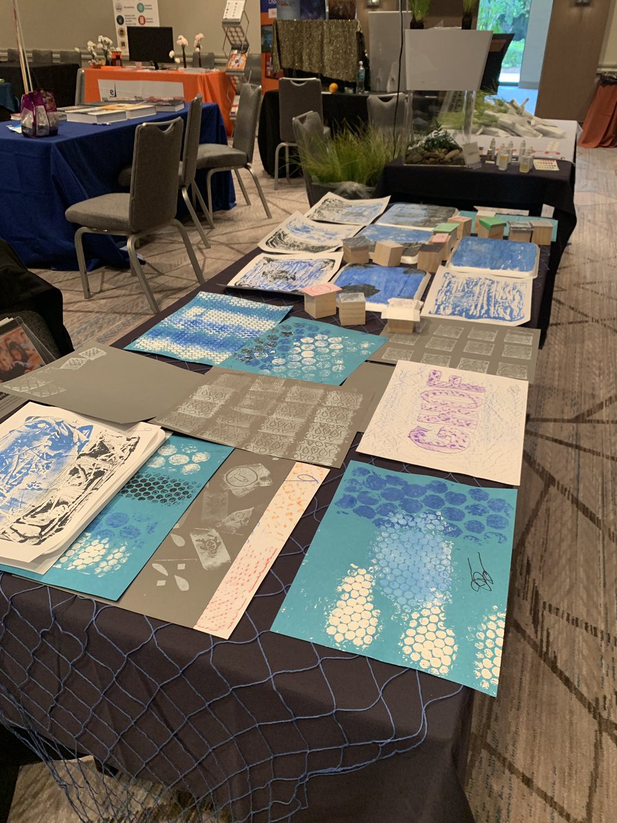 LesleyKirkley's tweet photo. @BettyBergnes #FASSSpring2022 Vital intersection between art and science @GuyHarveyOcean @SciencePasco https://t.co/MHWCZerdtc