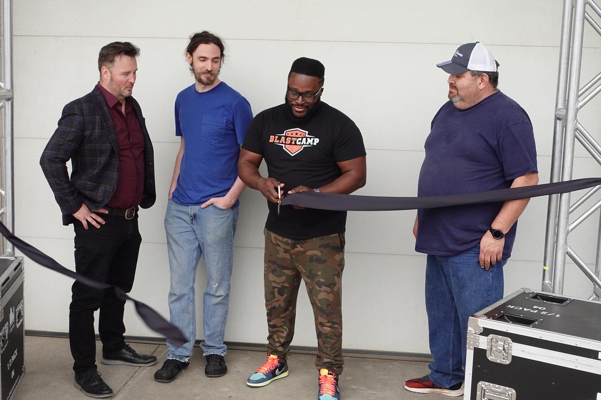 digeratipro's tweet photo. EXCITING NEWS!🎉

Digerati had a grand opening for our new warehouse in Chicago! 

Thank you to our warehouse manager Marcus, &amp; our warehouse technicians Riordan &amp; Tim for working so hard to get this new warehouse opened. We appreciate your dedication to the Digerati Vision. https://t.co/kzjnGmnCHc