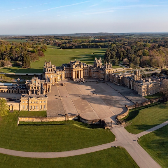 A Palace that's stunning from any angle 🤩 Thanks Andrew Gemmell for this superb shot!