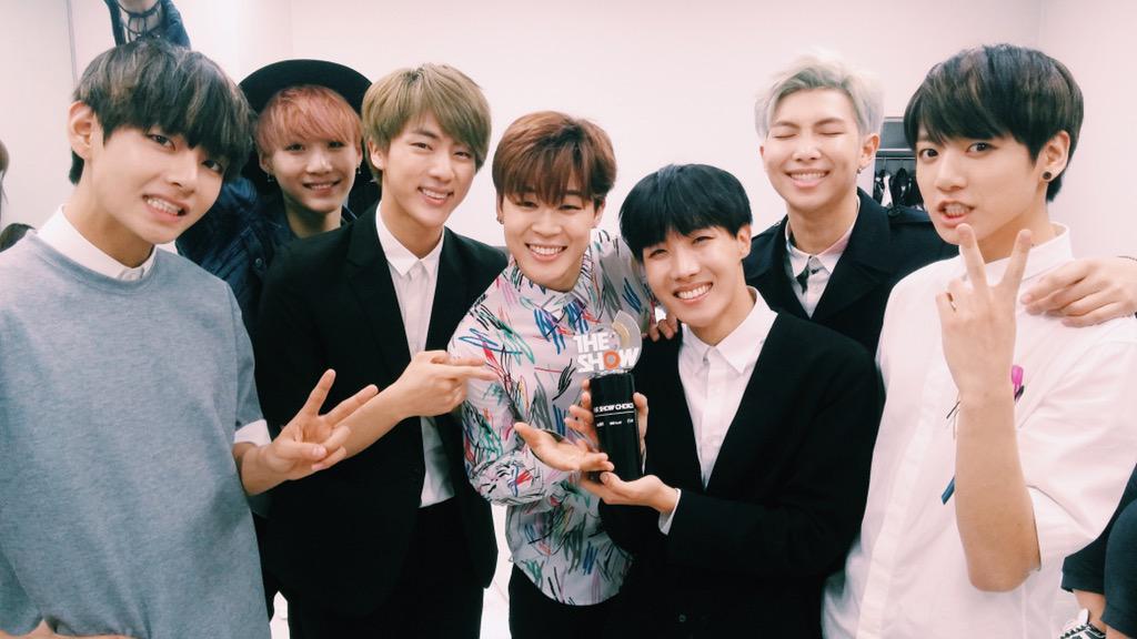 cosmoskkyuu's tweet photo. it's may 5 in korea rn and they announced 'PROOF' anthology album at exactly 12 am kst, and you know 7 years ago (may 5, 2015), bts had their first win 🥺 

happy 7 years since your 1st win !! and i'm looking forward to the album of the year coming out on june 10 !! @BTS_twt ♡ https://t.co/L8Veupz4yF