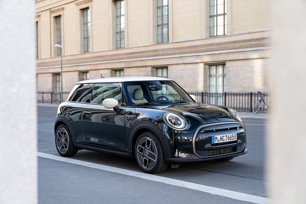 MINI_ParkLane's tweet image. Time to make a statement🔥 The MINI Resolute is the special edition MINI range that proudly wears our heritage on its sleeve, all the way down to its exclusive bonnet stripes. 

Find out more about the MINI Resolute here: bit.ly/3rXQlOi

#MINI #MINIResolute #MINIOwners
