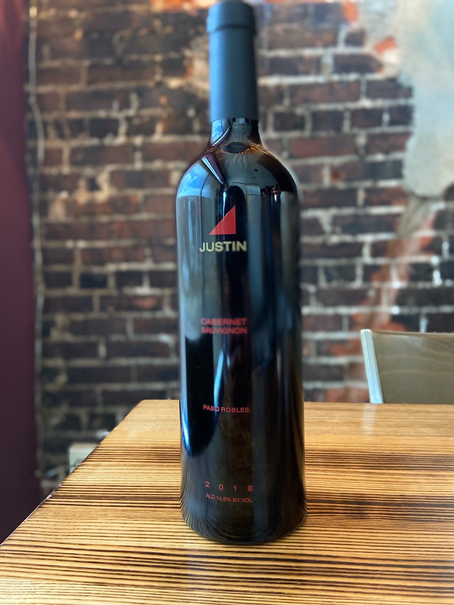 tsunamiLAF's tweet photo. Suggested pairing: wine with everything! 25% off all bottles of Wine and Sake https://t.co/heTvKL3tlB