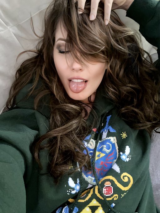 What's your favorite video game? 🎮 https://t.co/87INQ9FHr2<a href="/tag/ttsl"class="tags"><span>#ttsl</span></a>