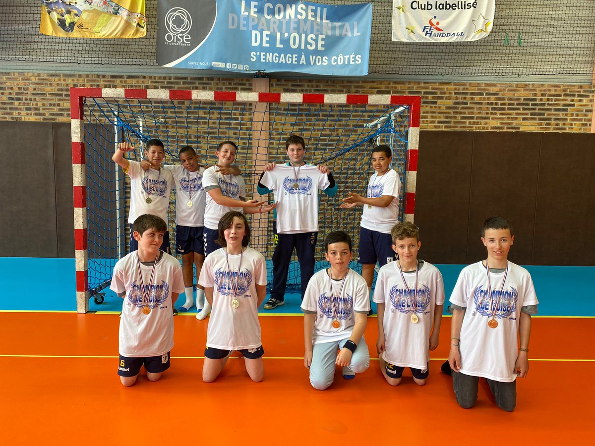 Les benjamins sont champions de l'Oise en handball 🤾‍♂️après deux belles victoires contre Neuilly et Chambly 🏆. Bravo 👏#unss