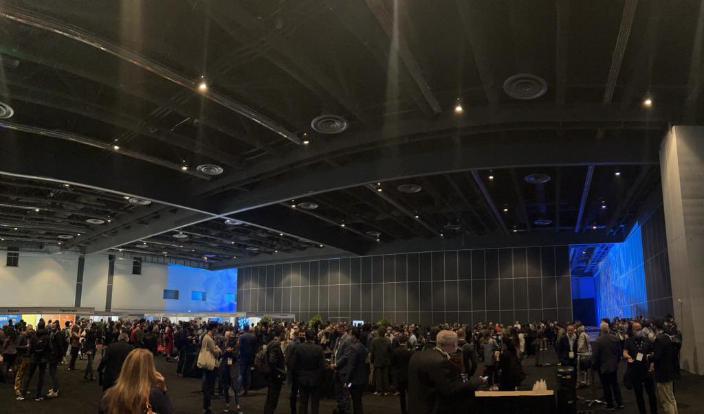 WorldSummitAI's tweet photo. #WSAIAM22 Exhibition area 🤖

Tap ❤️ if you’re like us is thrilled to be networking in person again! Back in real-life business is a whole different story, isn’t it? 🎉

A big thank you to our partners who support us to make this happen 🙌 https://t.co/V0rlUV7Izw
