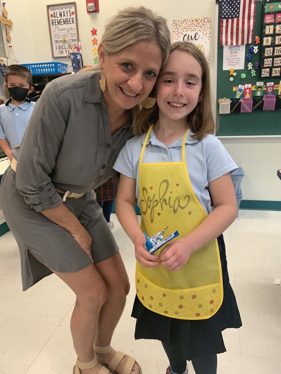 MrsJoyceArt's tweet photo. Night at the Races WINNER! Thank you Miss Nemeth for being our art teacher for the day! She gave us these blue airheads bc we were so good! 👅…aaaaand, I don’t want to make anyone feel bad or anything, but she said I was her Star Student 🤩⭐️🤩⭐️ Just saying. https://t.co/vFz6lNxeDQ