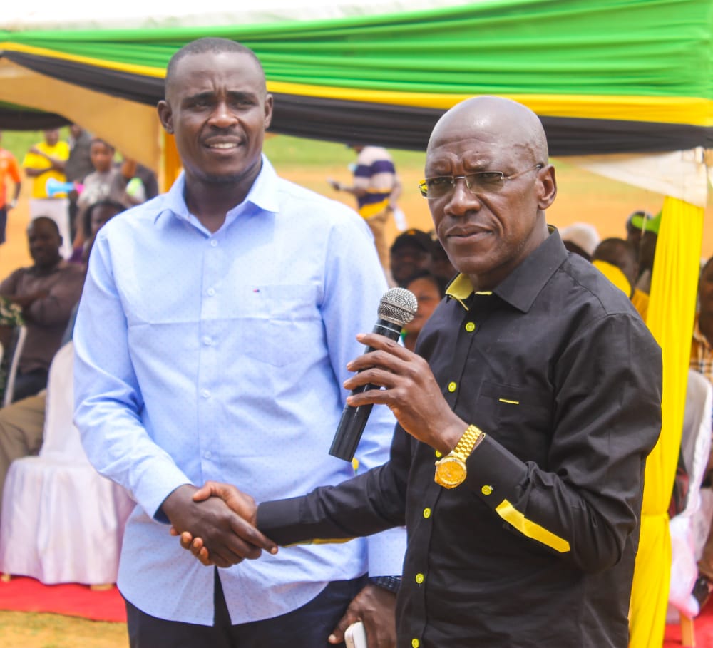 DrBKhalwale's tweet photo. For reasons known and unknown, we are asking our people of Kakamega to consider voting for Sen Malala as Governor of Kakamega.. https://t.co/enLP19iaW1