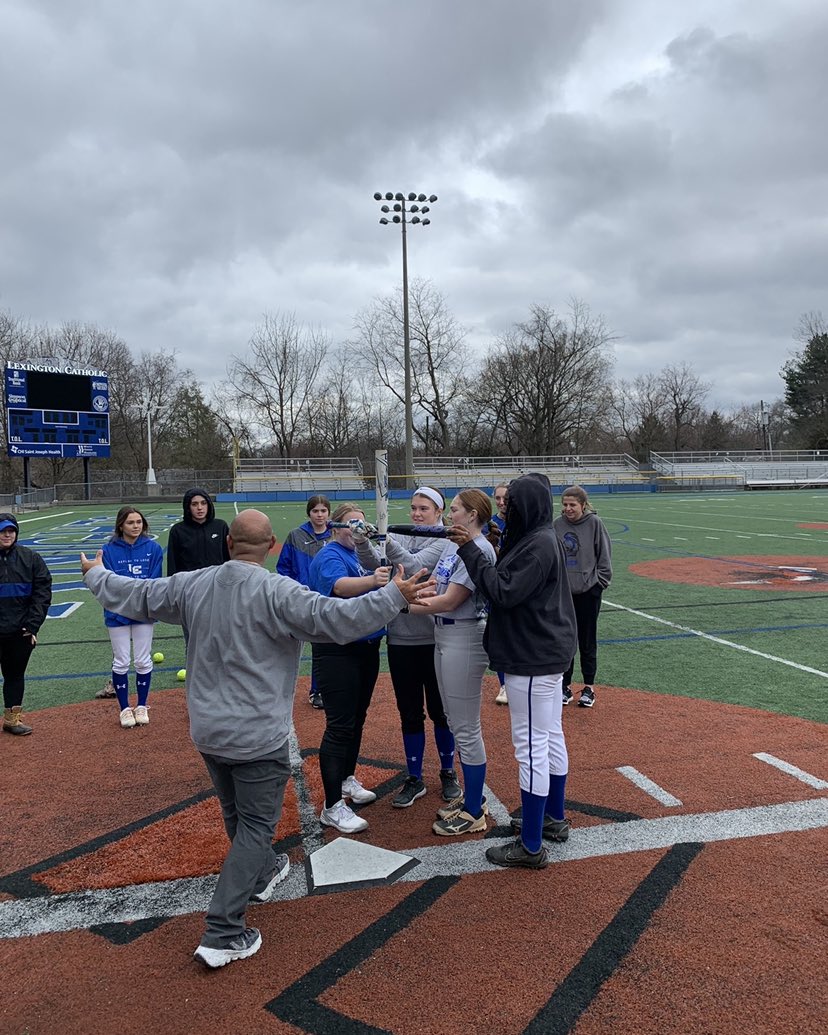 CathSoftball's tweet photo. Counting Blessings Everyday๐๐๐
Knights sweep district for 2nd straight year!! ๐งน๐งน
GO KNIGHTS!!!
#GetEachOtherHome https://t.co/DdjSzXVwTq
