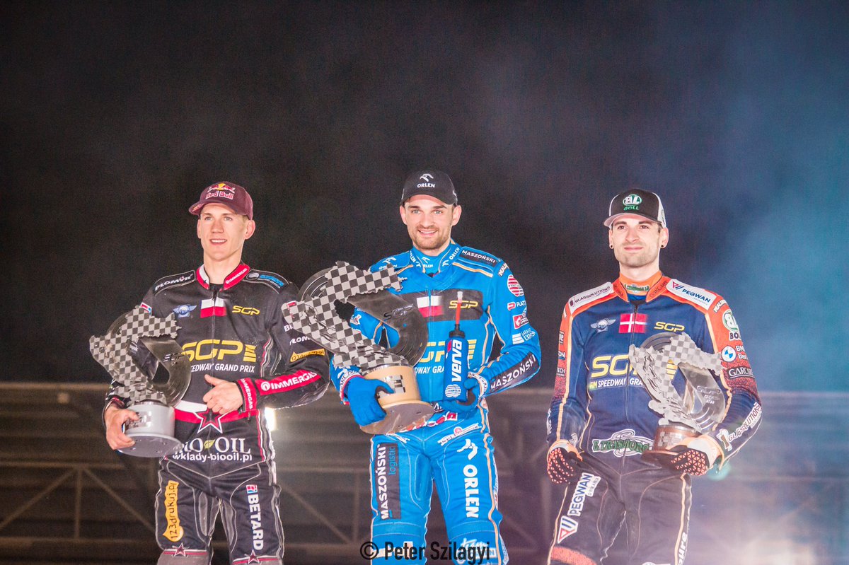 peterszilagyi30's tweet photo. Top3 @SpeedwayGP R1 - Gorican, Croatia 🇭🇷

Although been in #Gorican several times, this was the first time when I went there for #SpeedwayGP - definitely not the last time 🙌

1. @zmarzlik95 
2. @MaciejJanowski1 
3. @MichelsenRacing 

📸 @peterszilagyi30 © https://t.co/KbANtVvlHL