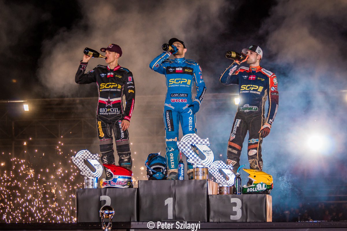 peterszilagyi30's tweet photo. Top3 @SpeedwayGP R1 - Gorican, Croatia 🇭🇷

Although been in #Gorican several times, this was the first time when I went there for #SpeedwayGP - definitely not the last time 🙌

1. @zmarzlik95 
2. @MaciejJanowski1 
3. @MichelsenRacing 

📸 @peterszilagyi30 © https://t.co/KbANtVvlHL