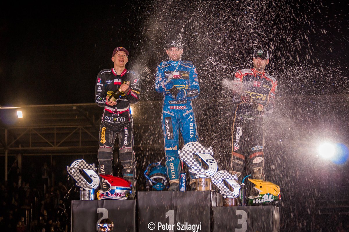 peterszilagyi30's tweet photo. Top3 @SpeedwayGP R1 - Gorican, Croatia 🇭🇷

Although been in #Gorican several times, this was the first time when I went there for #SpeedwayGP - definitely not the last time 🙌

1. @zmarzlik95 
2. @MaciejJanowski1 
3. @MichelsenRacing 

📸 @peterszilagyi30 © https://t.co/KbANtVvlHL