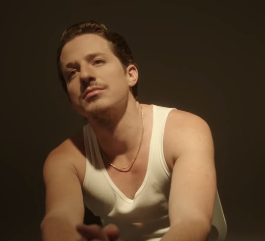 charlesputh__'s tweet photo. HE’S SO HOT I CANT- https://t.co/XP1RrjzihM https://t.co/jJAwtvjm8s