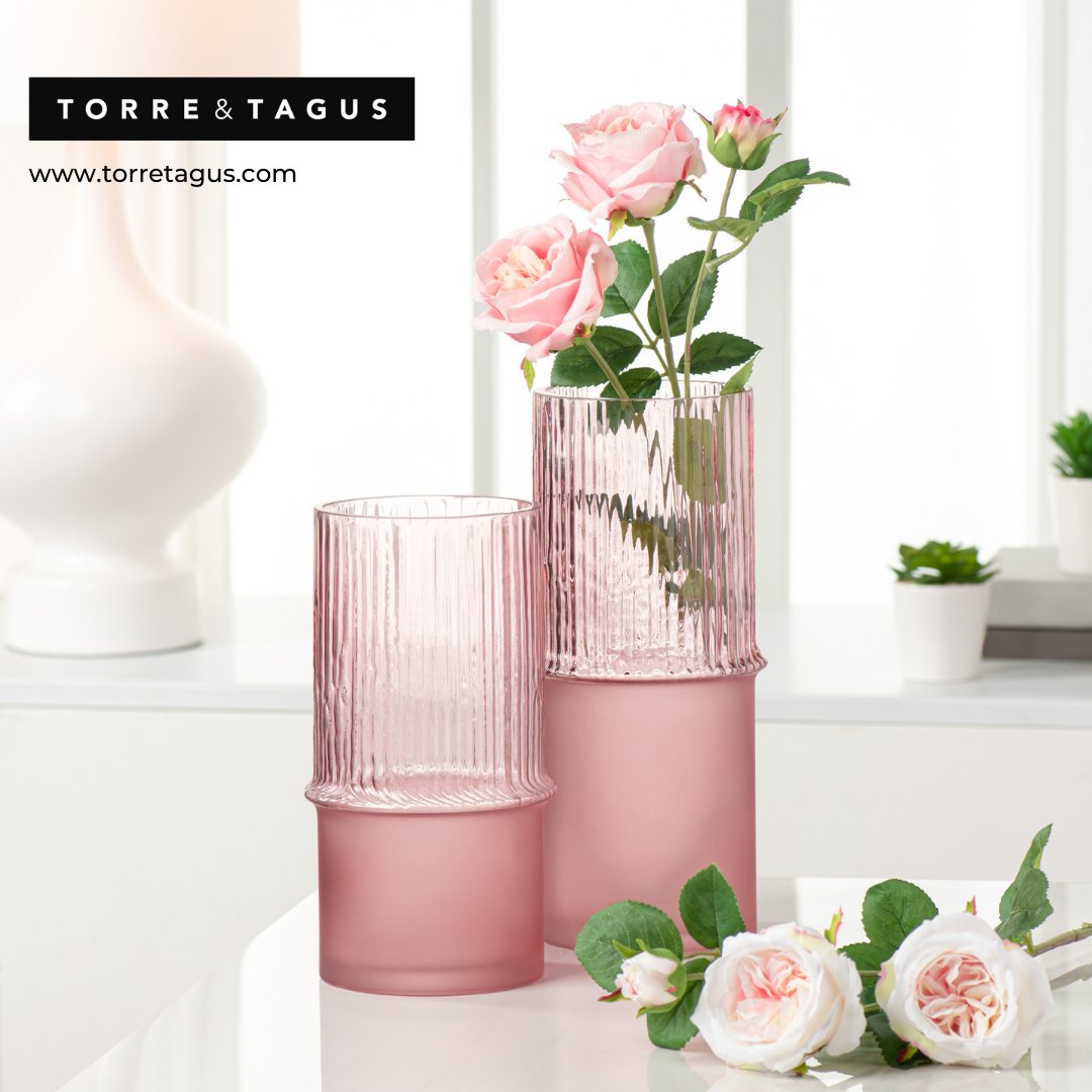 TorreAndTagus's tweet photo. Mother's Day is just around the corner, and flowers are always a welcome gift, especially when presented in a gorgeous glass Tivoli vase! 
#torreandtagus #mothersday #motherdaygifts #vases #homedecor #interiordesign #decorator https://t.co/TLRuIjcTMv
