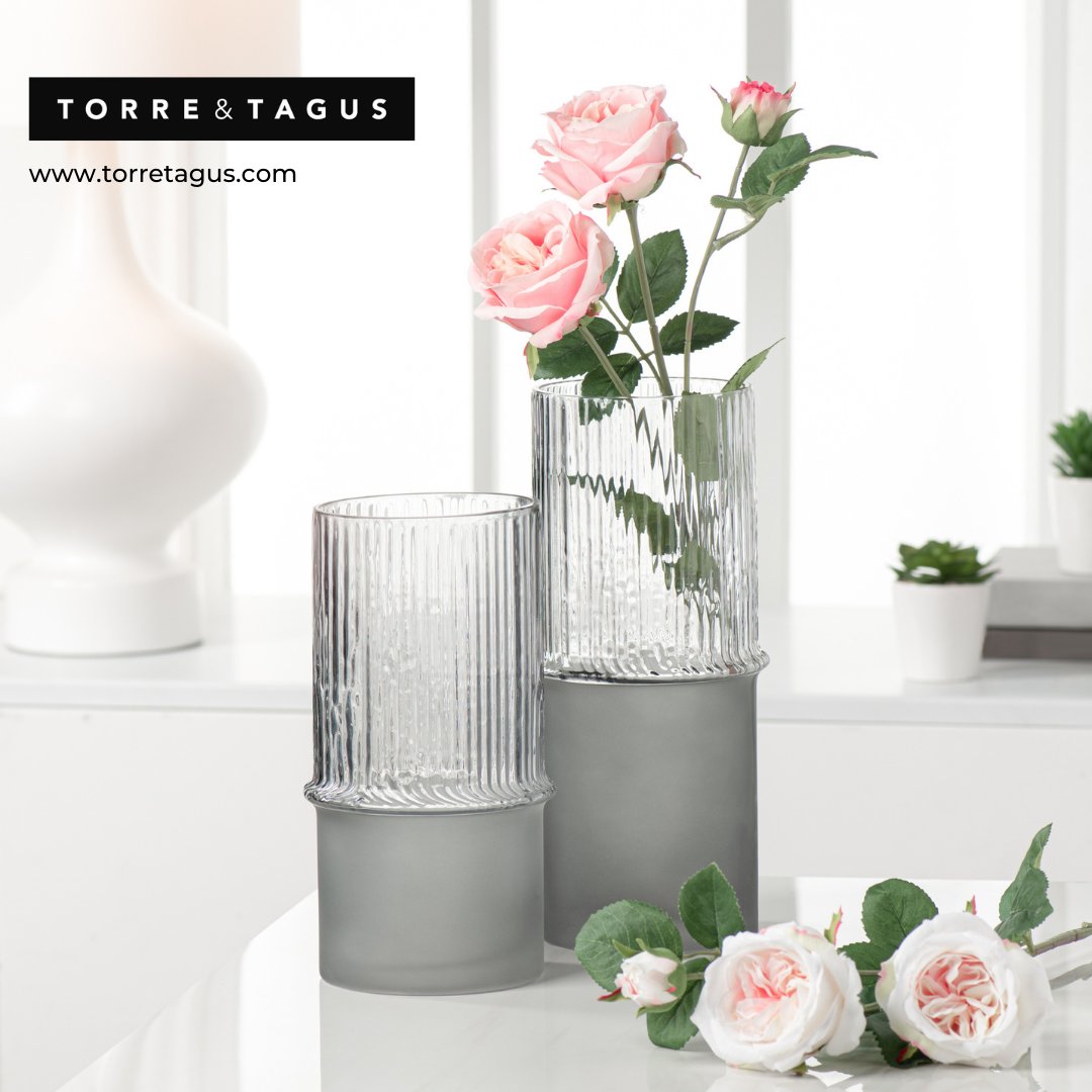 TorreAndTagus's tweet photo. Mother's Day is just around the corner, and flowers are always a welcome gift, especially when presented in a gorgeous glass Tivoli vase! 
#torreandtagus #mothersday #motherdaygifts #vases #homedecor #interiordesign #decorator https://t.co/TLRuIjcTMv