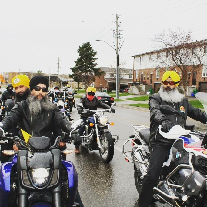 smcofontario's tweet photo. Riding the Rexdale - Malton Nagar Keertan route.

#SikhHistory 
#SikhRiders 
#TurbanedRiders 
#sikhmotorcycleclubofontario 
#sikhmotorcycleclub 
#sikhmotorcyclist
#freedommachines https://t.co/tuo5vdh1Hx