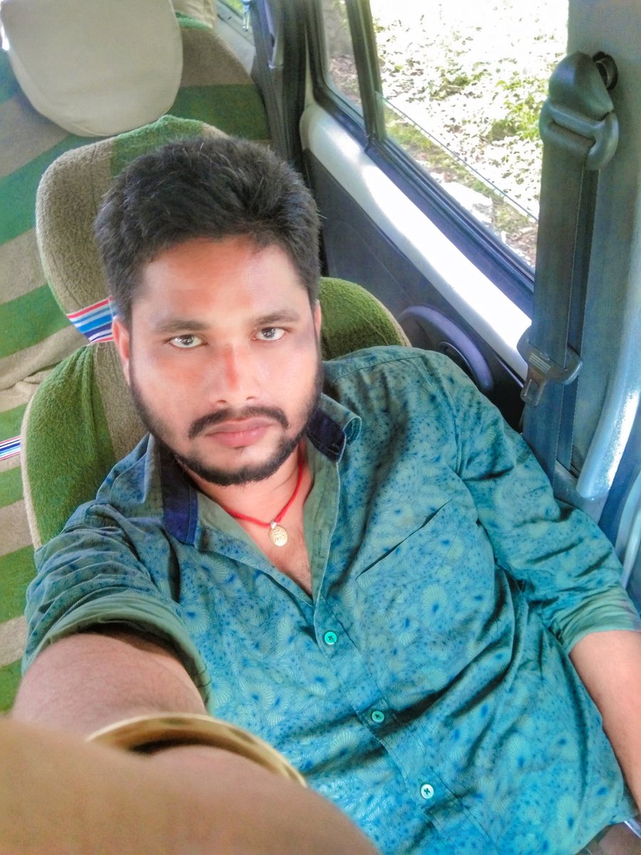 SKumarVICKY1's tweet photo. “नादान लोग ही जीवन का मज़ा लेते हैं,
समझदारों को तो हमने हमेशा मुश्किलों में ही देखा है॥” https://t.co/b6gElnhtuo