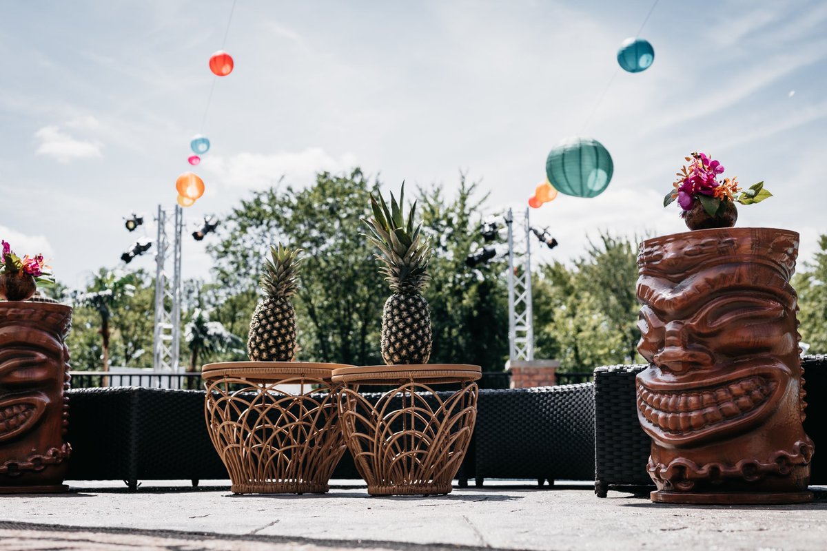 DisplayGroup's tweet image. It’s time to get out!

We want to spend time outdoors and we want to do it in style. Right?

Let our designers curate your next outdoor event.

#events #graduation #corporateevents #thepartypeople