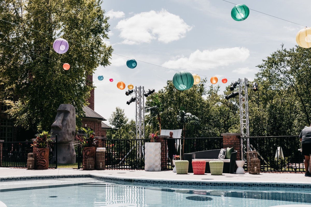 It’s time to get out!

We want to spend time outdoors and we want to do it in style. Right?

Let our designers curate your next outdoor event.

#events #graduation #corporateevents #thepartypeople