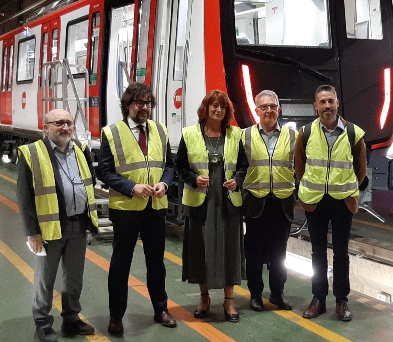 TMB on Twitter: "🆕🚇Primera unitat de #metrobcn de la sèrie 7000 ...
