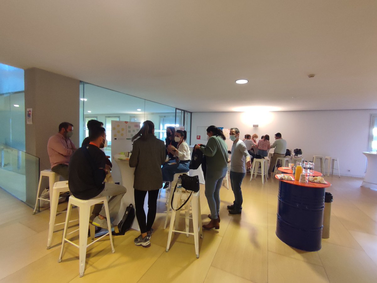 cprdemerida's tweet photo. Los centros observados trabajando en el plan de mejora en la Jornada final del #muévete22 @InnovacionForm @UpeBadajoz @cprdemerida https://t.co/eRFjQnrh74