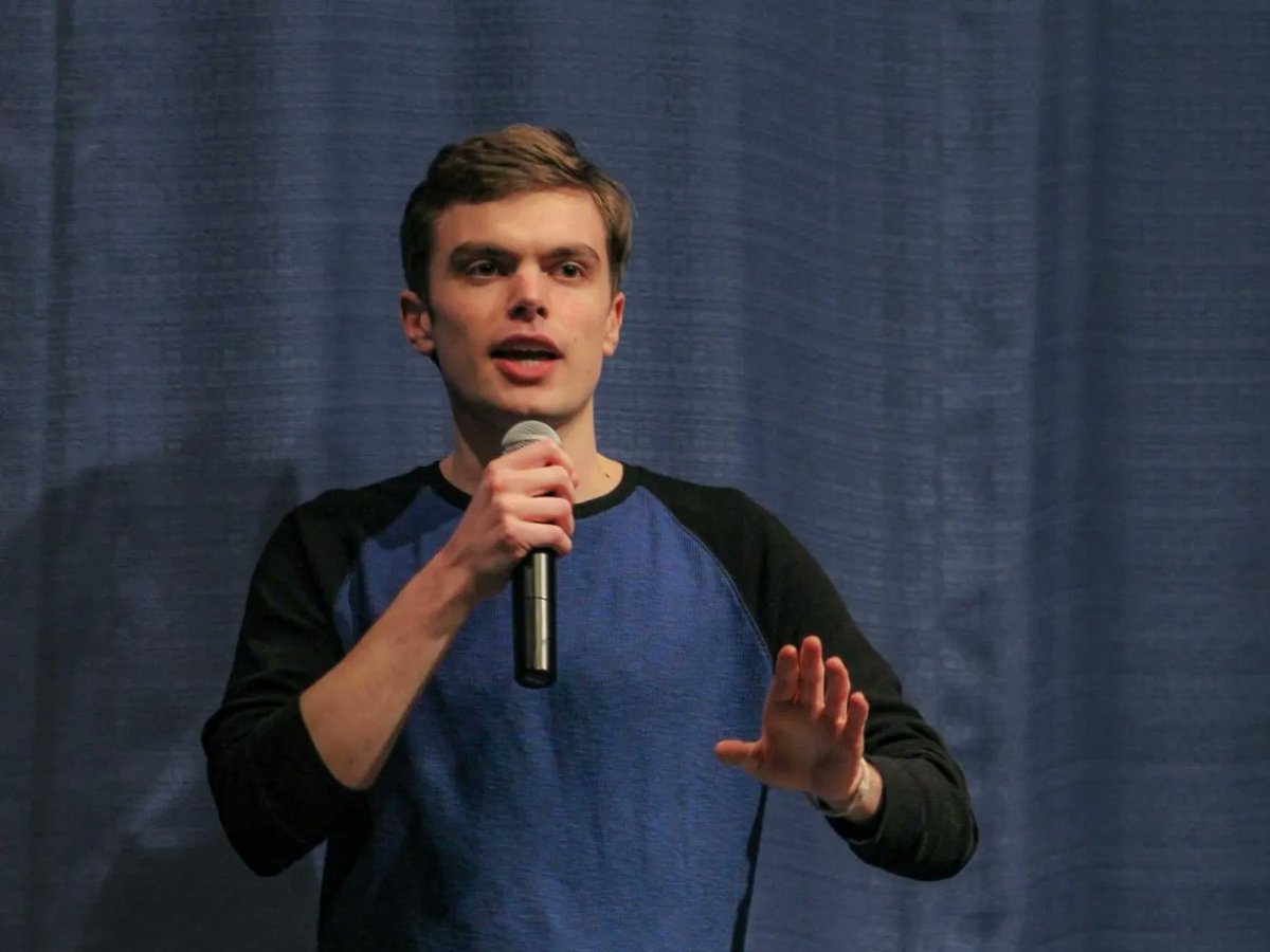 Congratulations to Eberly undergrad Owen Chase, who will represent us as student marshal at #PennState's spring 2022 commencement ceremonies this Sunday, May 8, on the University Park campus. buff.ly/3Kka4hB <a href="/AstroPSU/">PSU Department of Astronomy & Astrophysics</a> <a href="/PSUStatistics/">Penn State Statistics</a> <a href="/PSU_Undergrad/">PSU Undergrad Ed</a> #PSUgrad