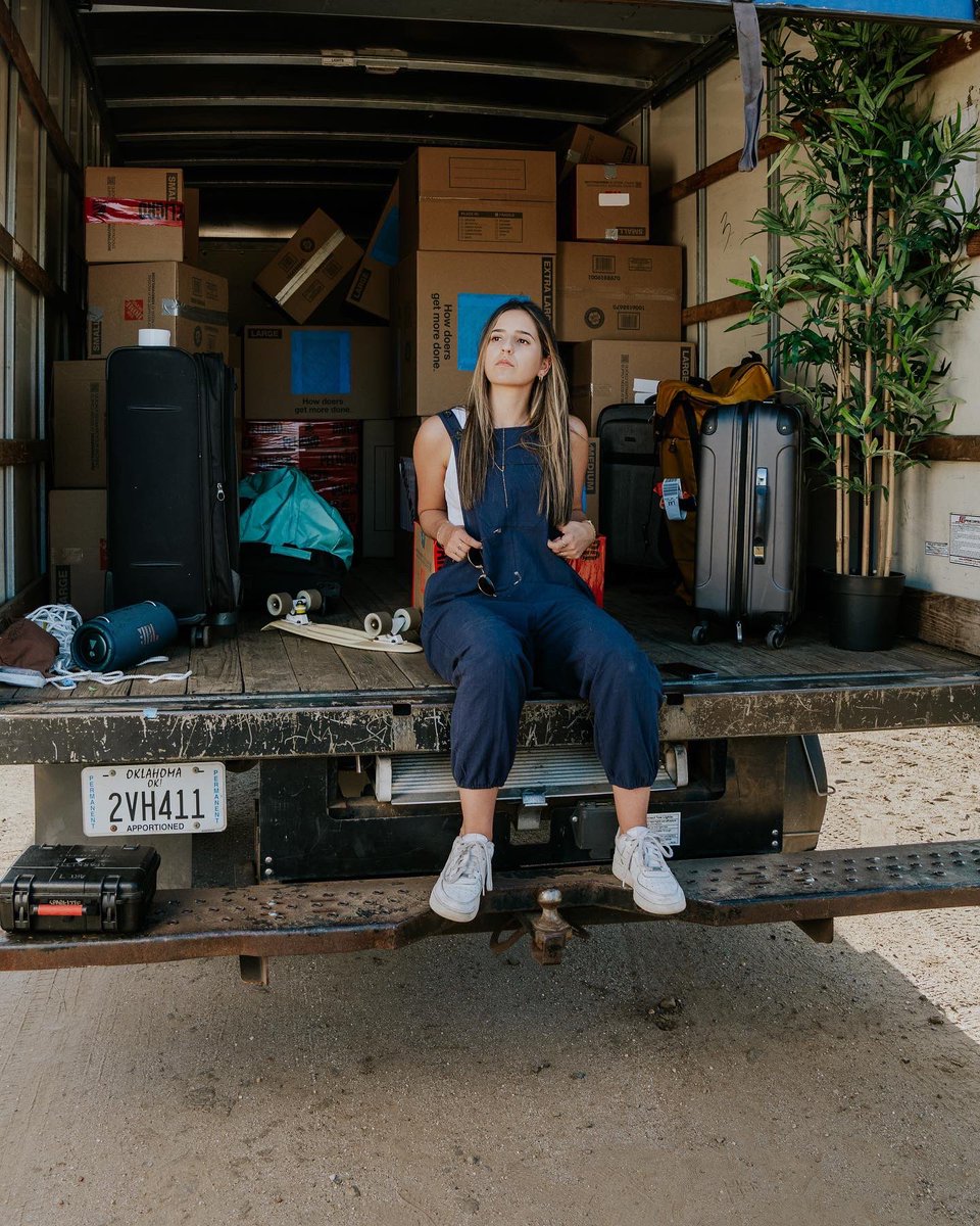 Have you watched the Brunette With Baggage video yet? 

m.youtube.com/watch?v=Yyp8WF…