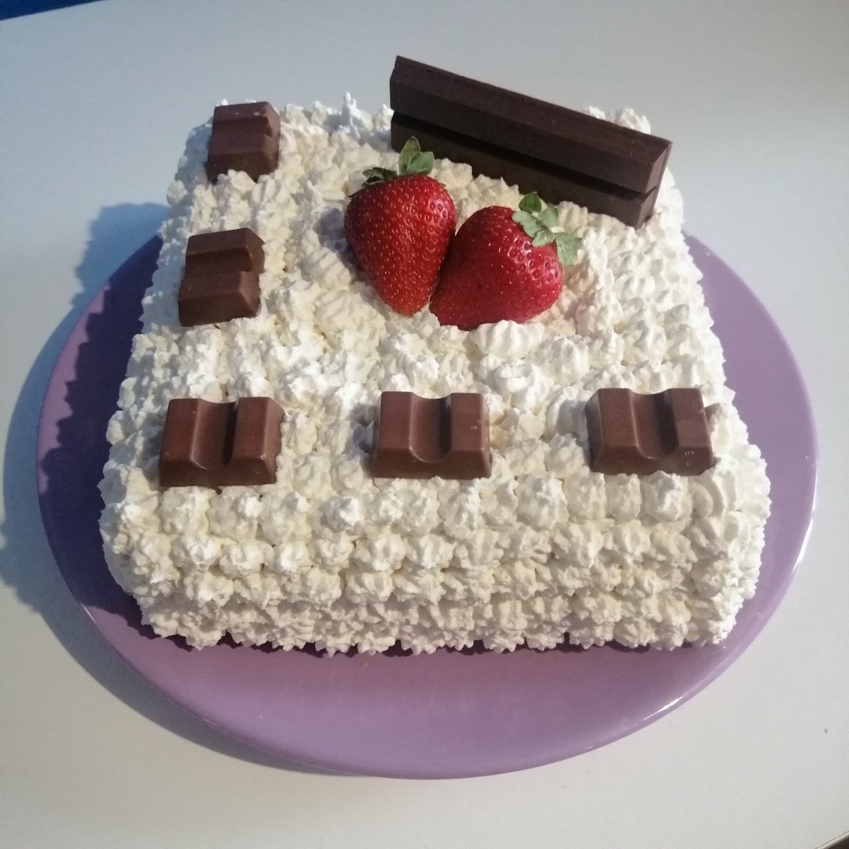 AleZottoli87's tweet photo. #millefoglie
#pannamontata
#nutella 
#fragole 
#minniemouse
#dolcezza 
#cake
#cakeoftheday 
#photo 
#photooftheday 
#photography 
#hobby https://t.co/mIJv6pnSVn
