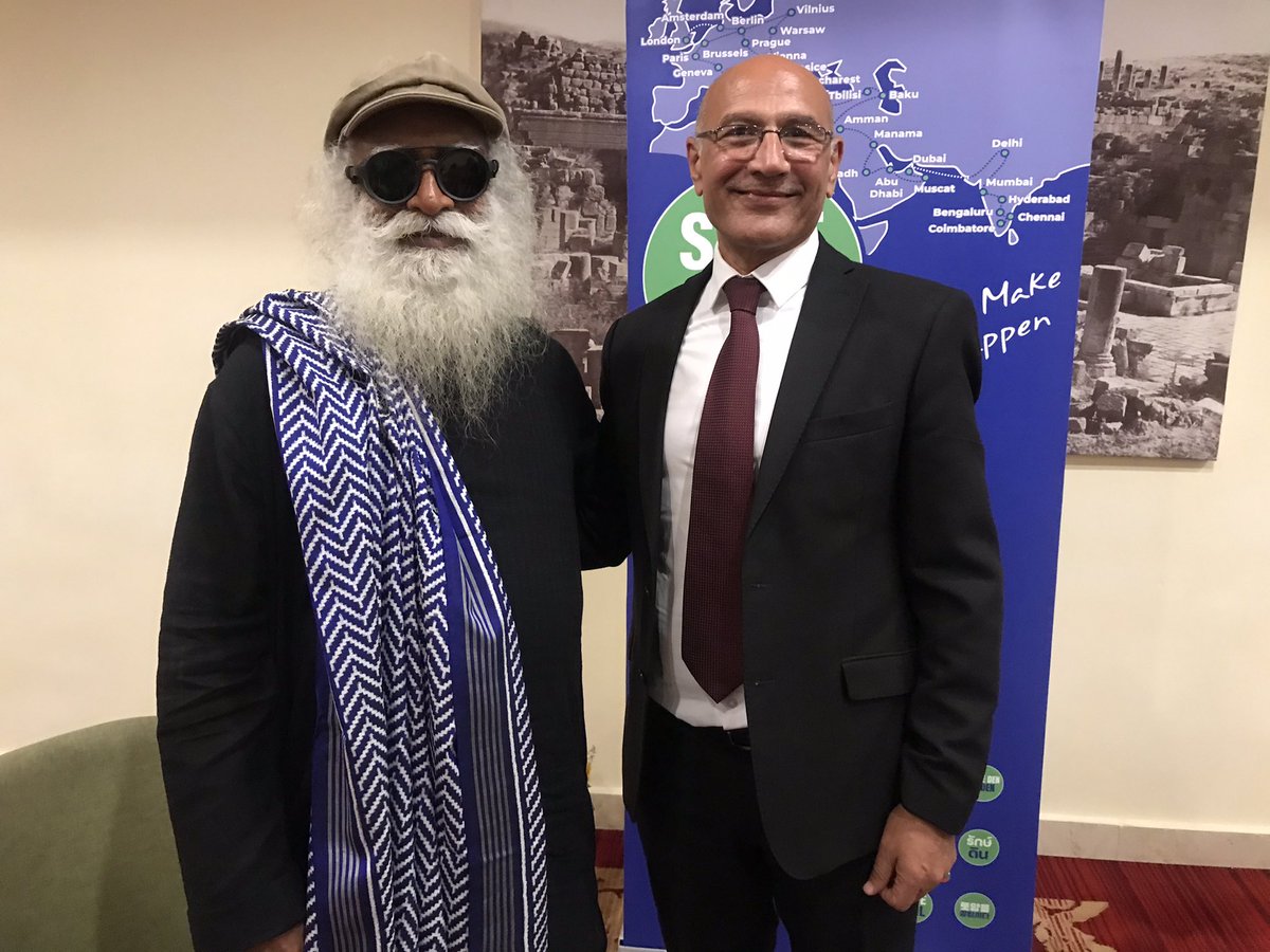 iyadabumoghli's tweet photo. It’s been an honor to have met @SadhguruJV in #Amman as part of the #SaveSoil campaign. Listening to the voice of wisdom touches the hearts of the people. #ActNow and join the voices of the people. 
#Faith4Earth @cpsavesoil https://t.co/KgtT6aDJqN
