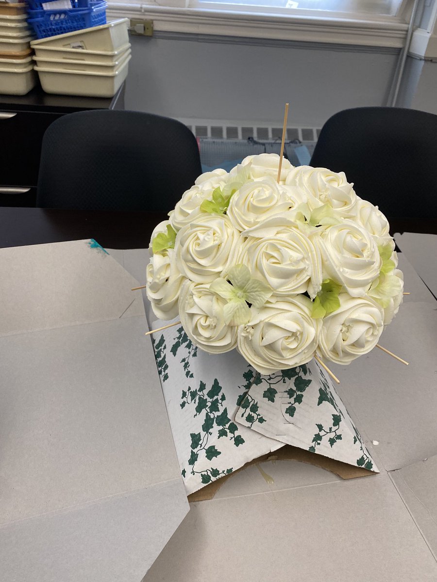 Brook6thGrade's tweet photo. Thank you @BrookdaleHSA for the teacher appreciation surprise! https://t.co/55jiBfJBxK